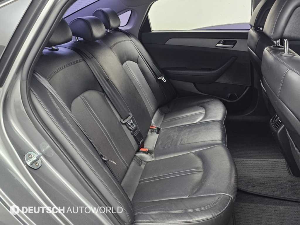 Hyundai Sonata — photo 12