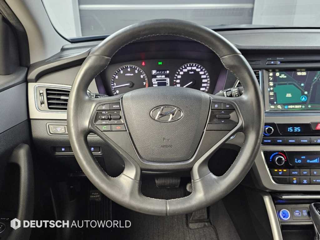 Hyundai Sonata — photo 13