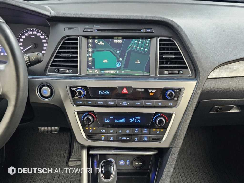Hyundai Sonata — photo 14