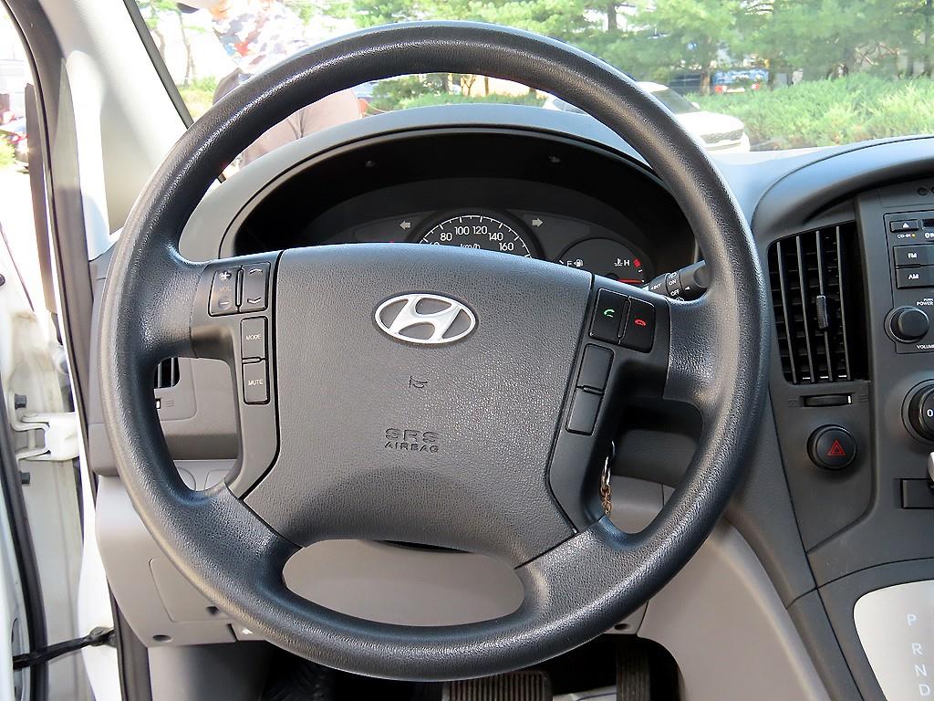 Hyundai Starex — photo 09