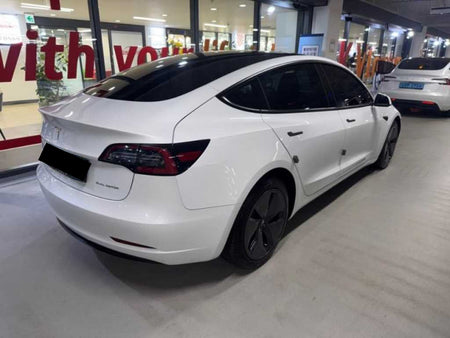 Tesla Model 3 — photo 04