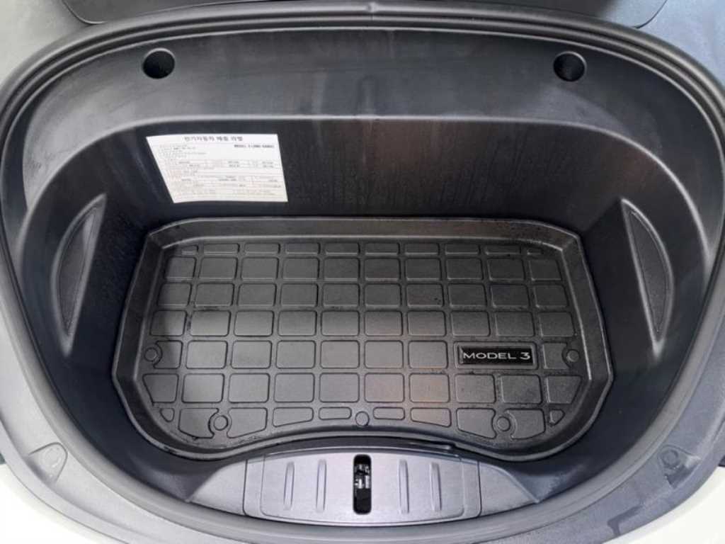 Tesla Model 3 — photo 19