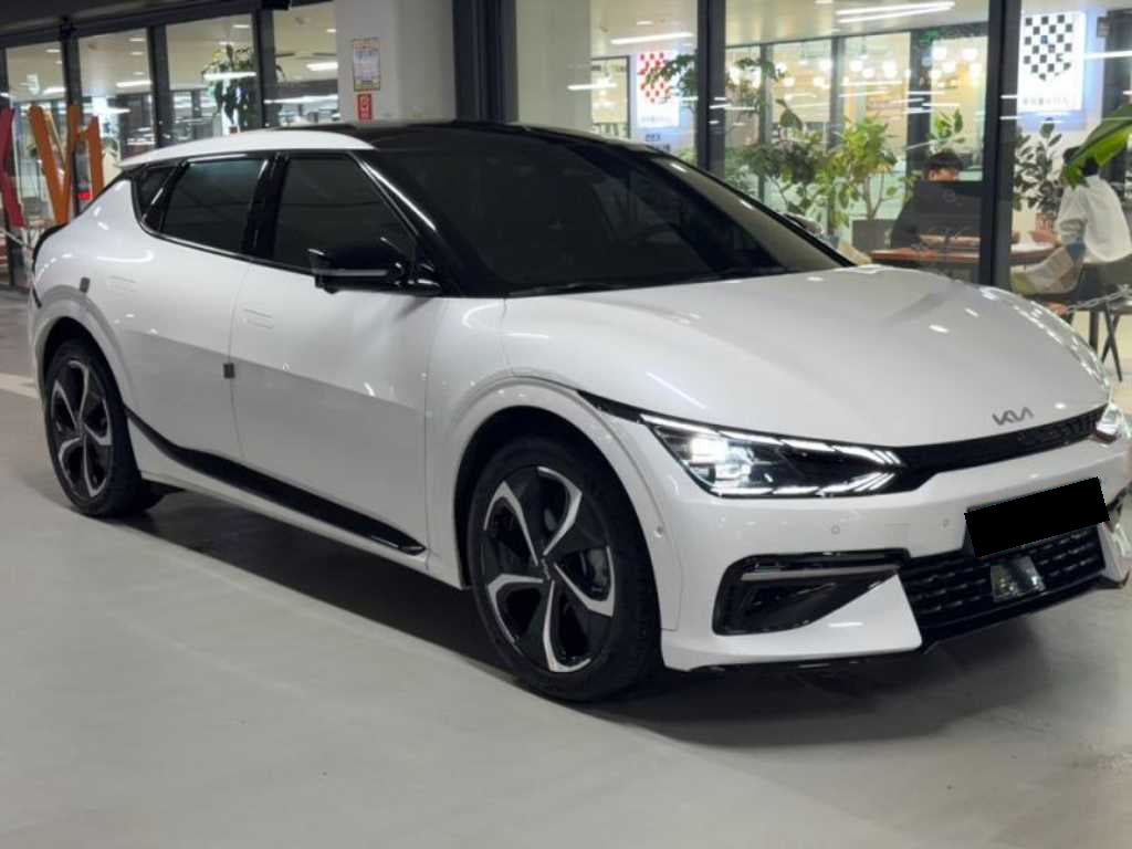 Kia EV6 — photo 01