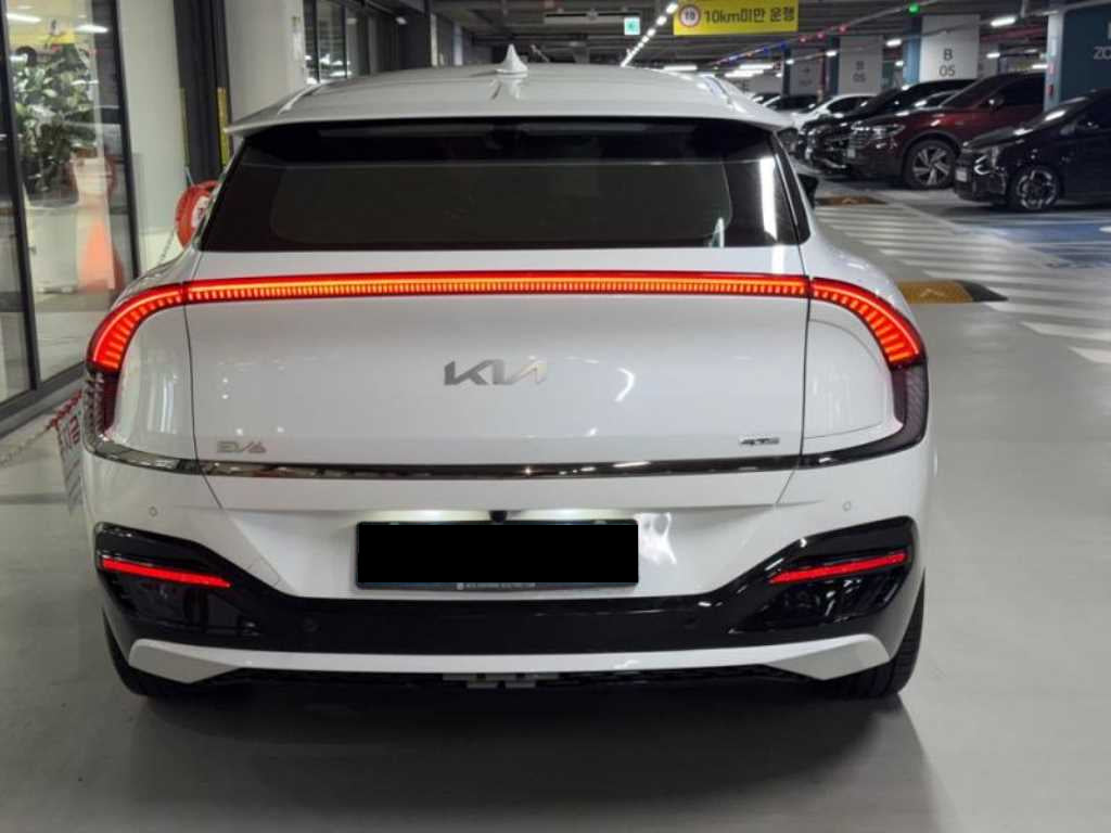 Kia EV6 — photo 05