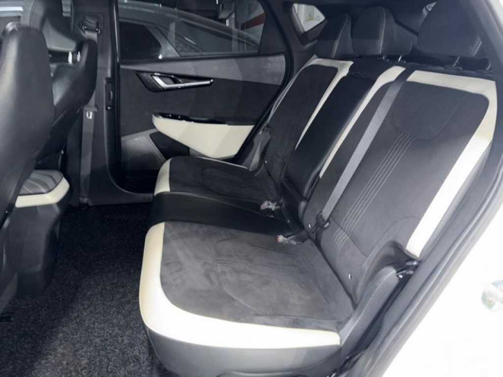 Kia EV6 — photo 07