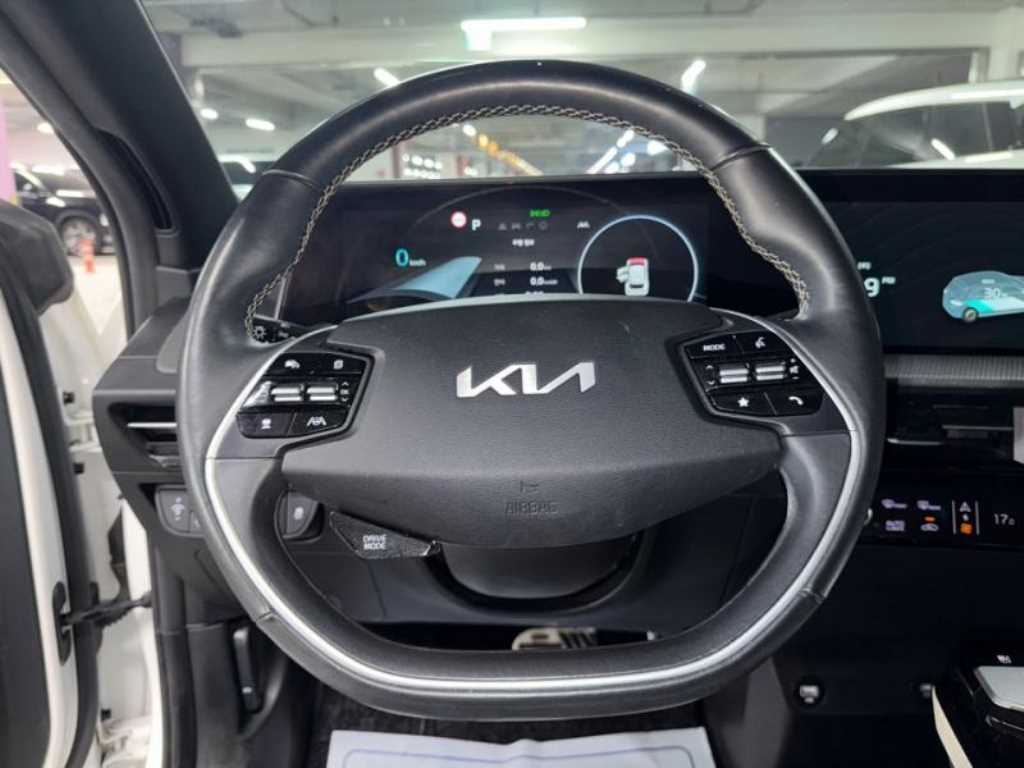Kia EV6 — photo 08