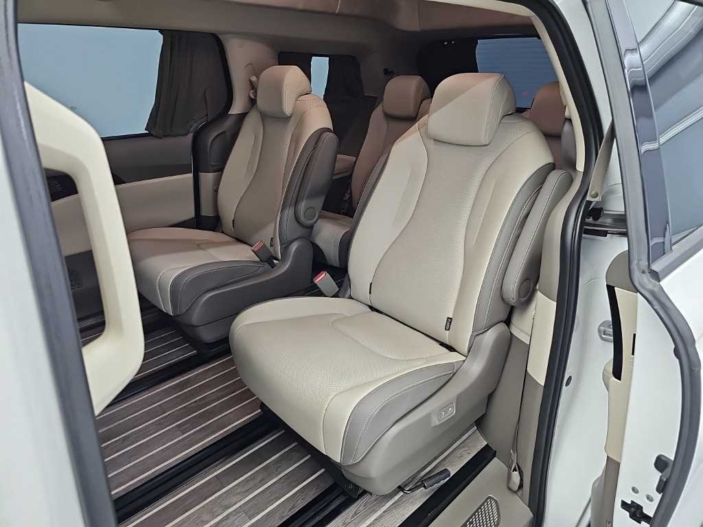 Kia Carnival — photo 12