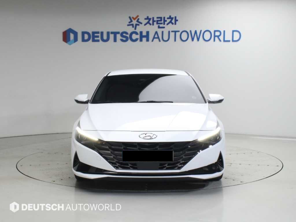 Hyundai Avante — photo 03