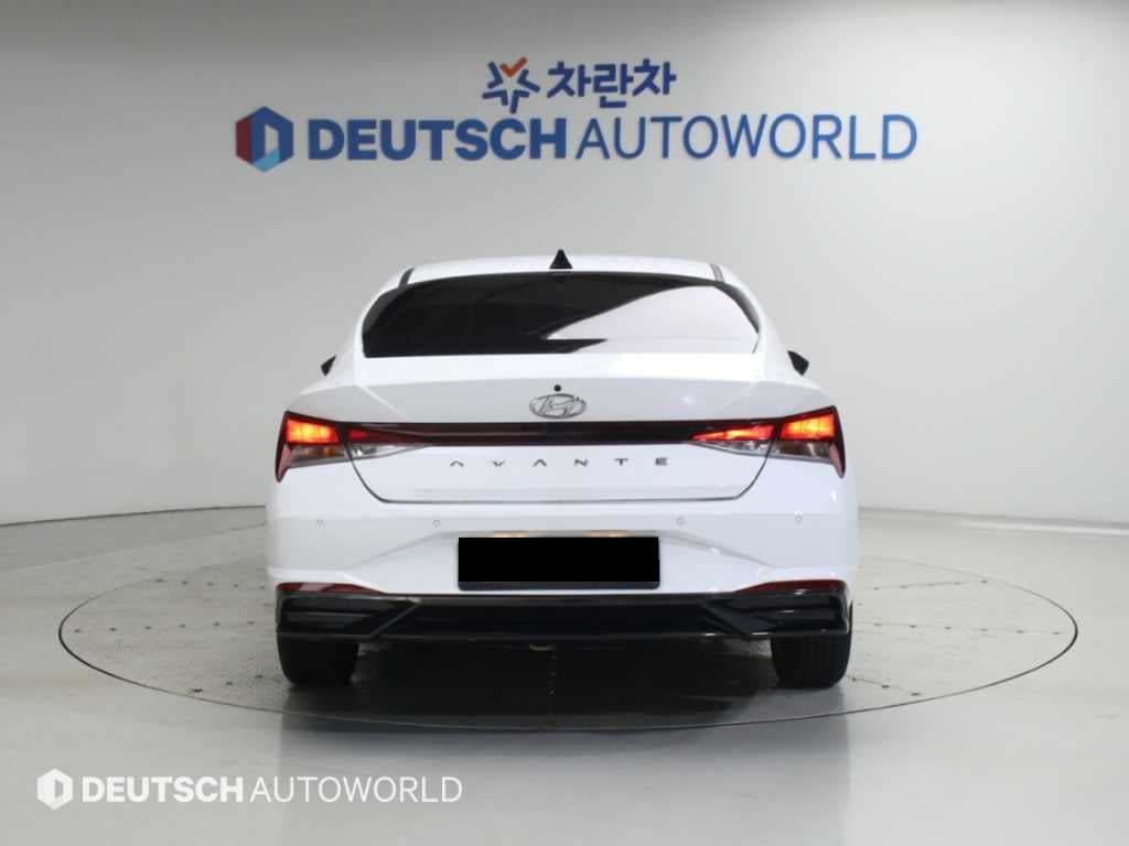 Hyundai Avante — photo 04