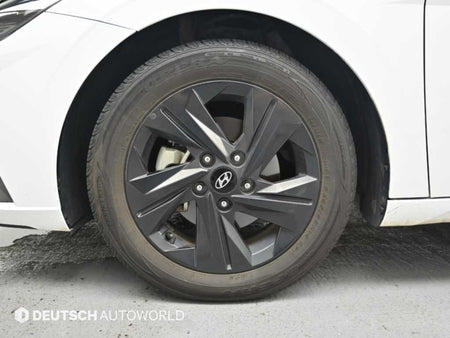 Hyundai Avante — photo 05
