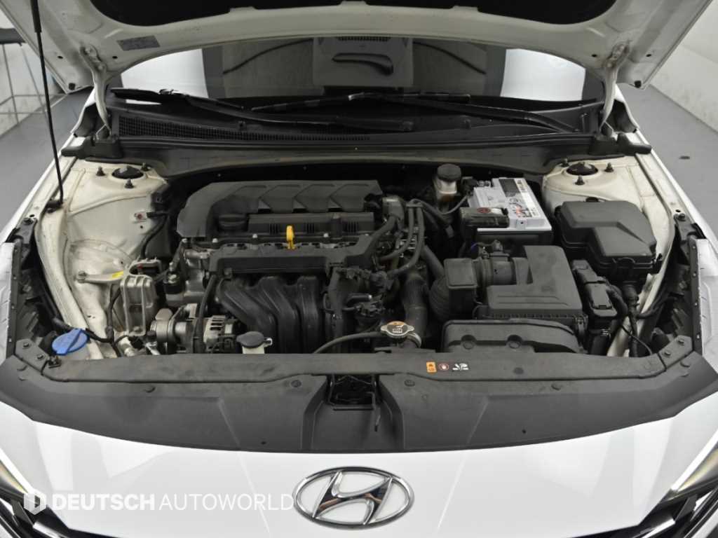 Hyundai Avante — photo 06