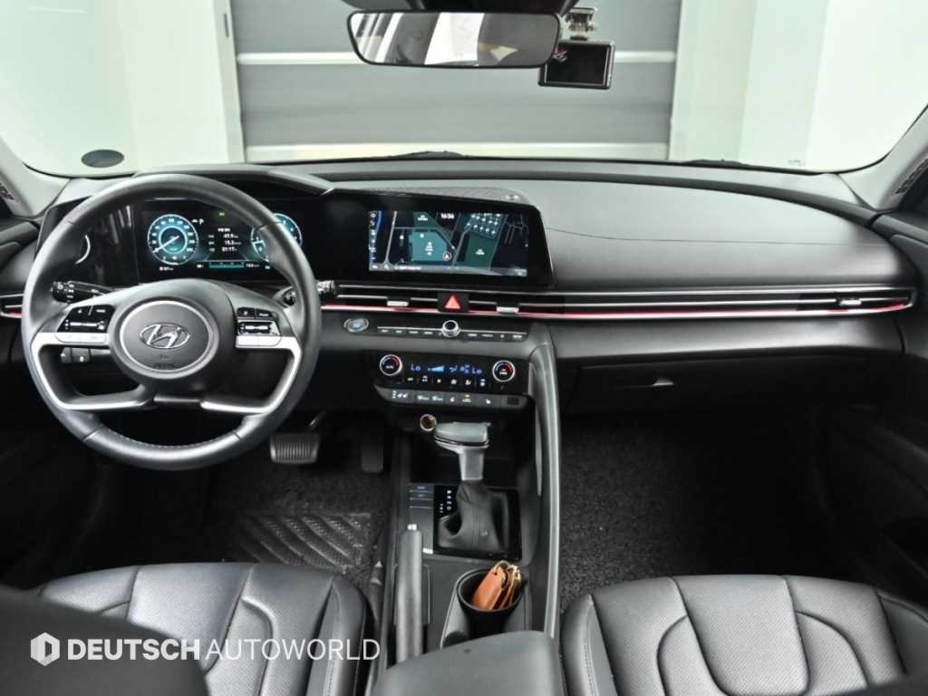 Hyundai Avante — photo 07