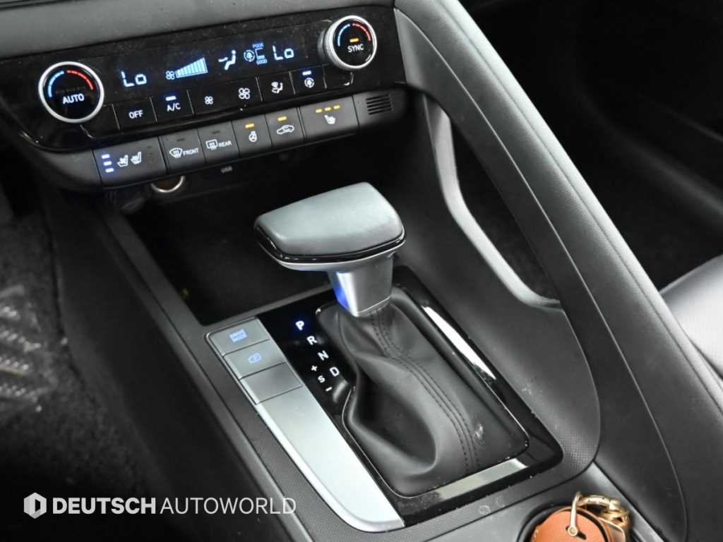 Hyundai Avante — photo 09