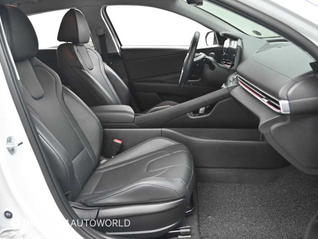 Hyundai Avante — photo 10