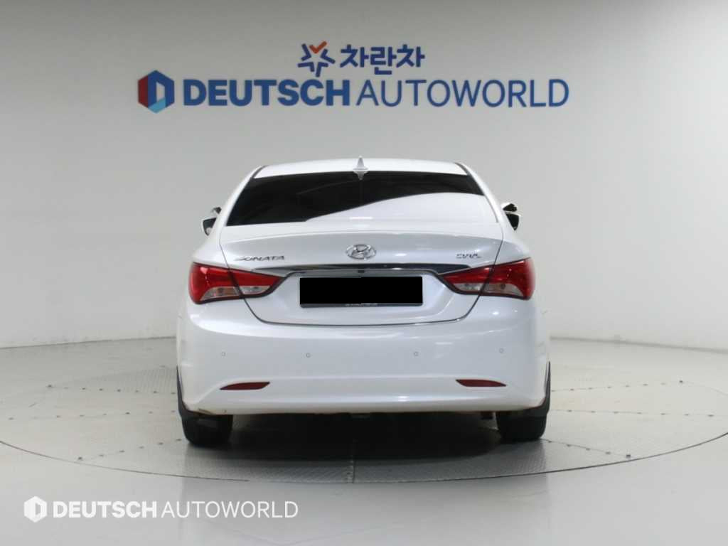 Hyundai Sonata — photo 04
