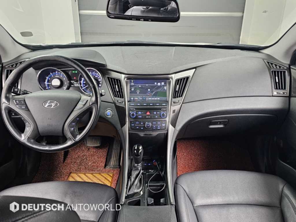 Hyundai Sonata — photo 08