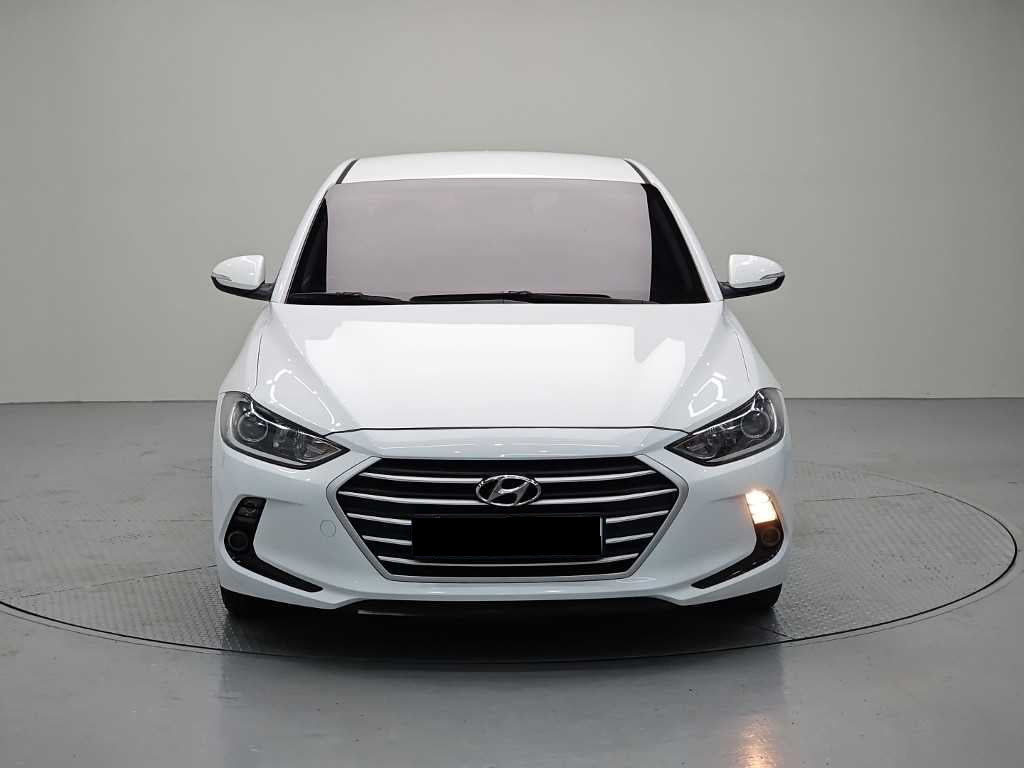 Hyundai Avante — photo 02