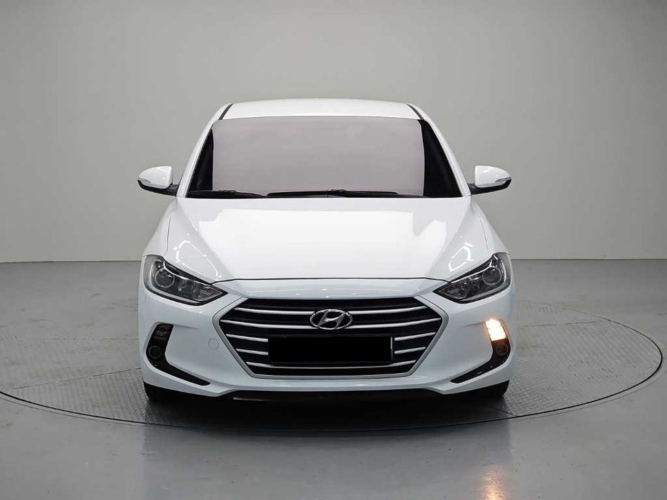 Hyundai Avante — photo 02