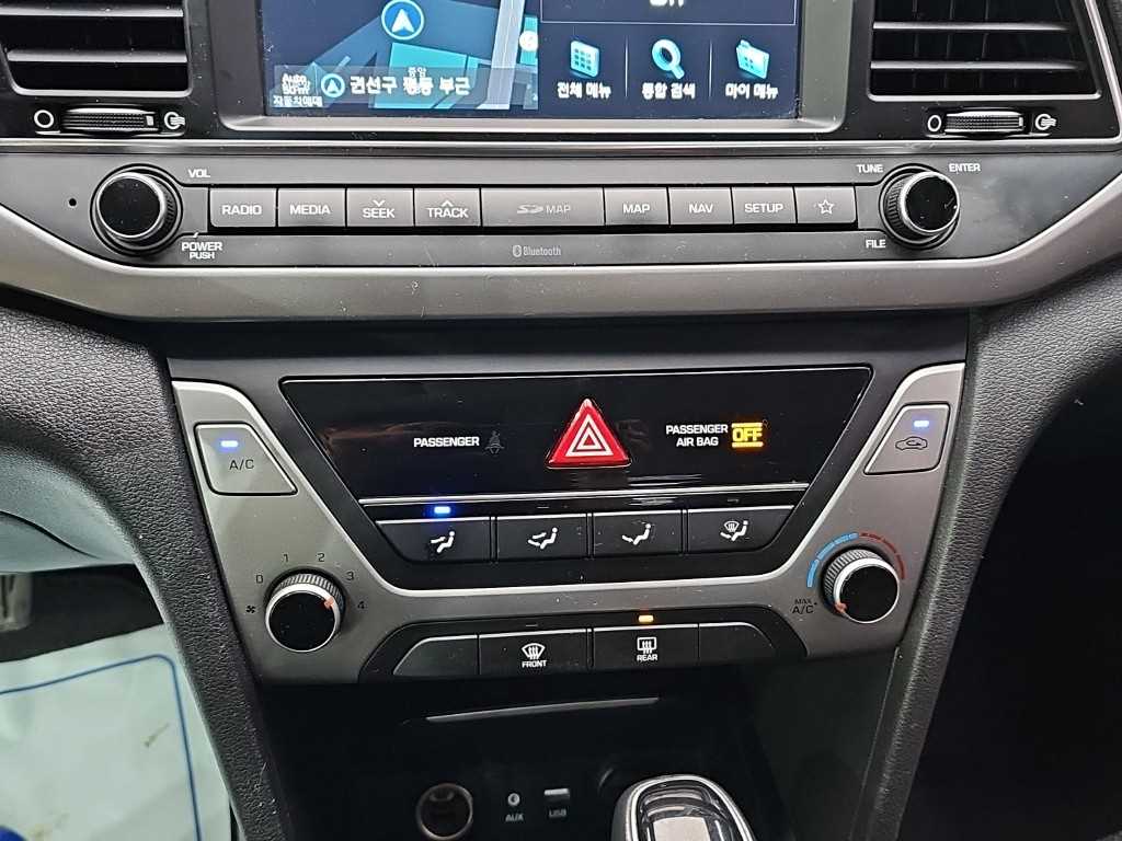 Hyundai Avante — photo 10