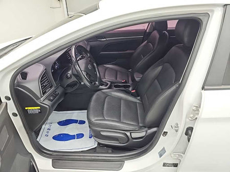 Hyundai Avante — photo 11
