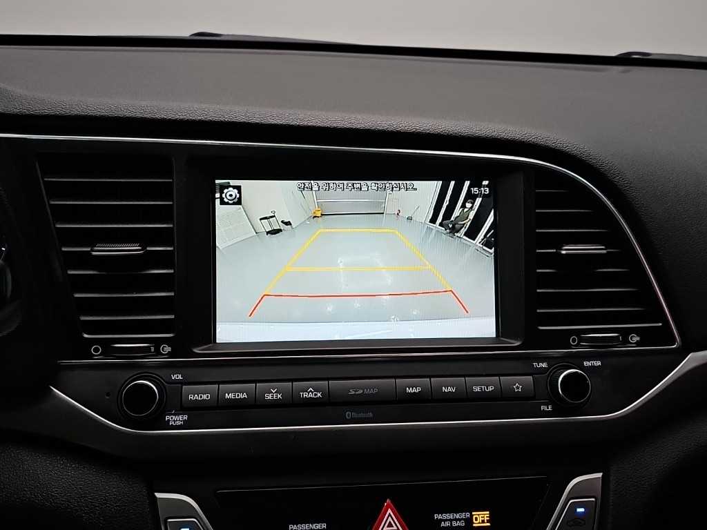 Hyundai Avante — photo 14