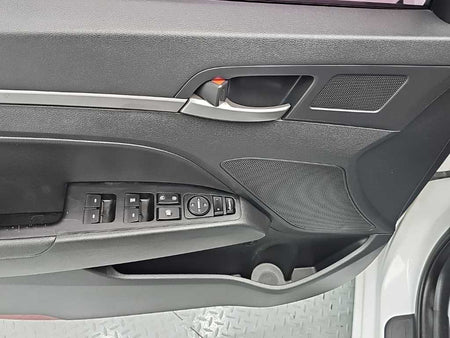 Hyundai Avante — photo 15