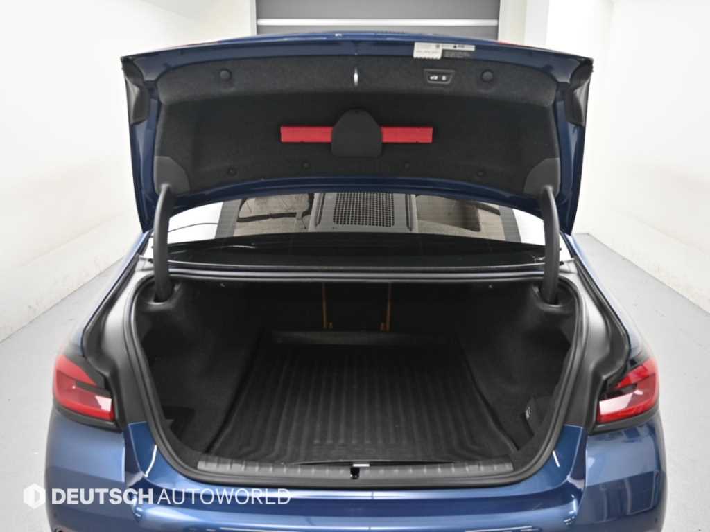 BMW 5-Series — photo 19