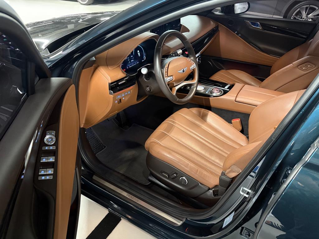 Genesis G80 — photo 01
