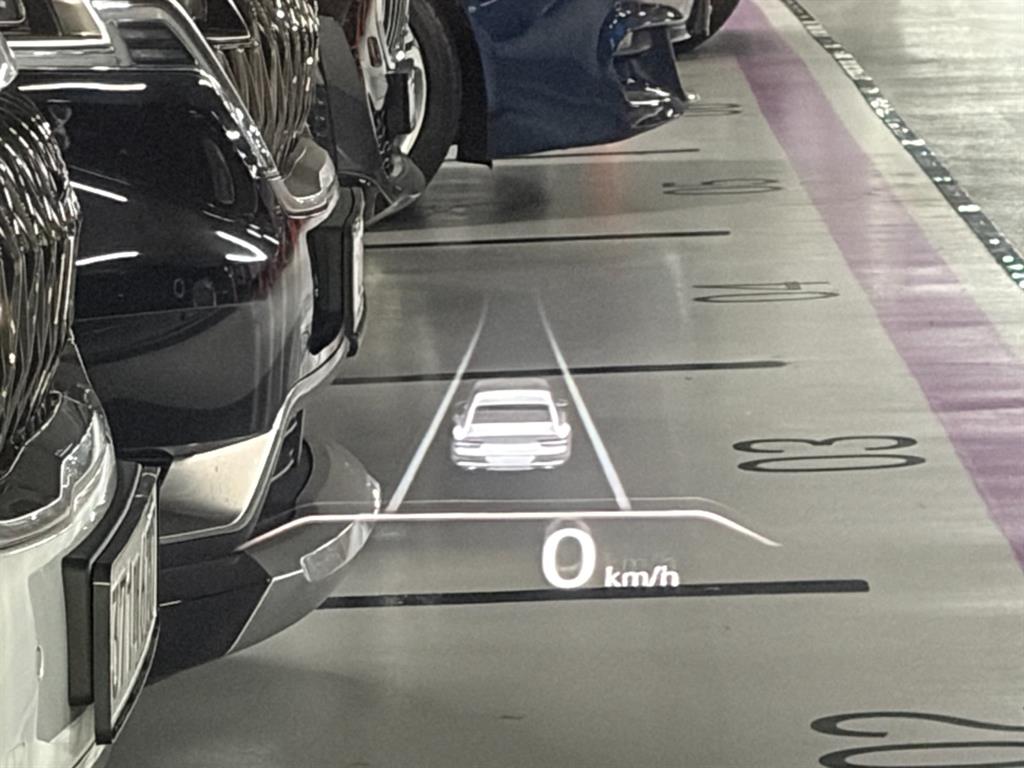 Genesis G80 — photo 09