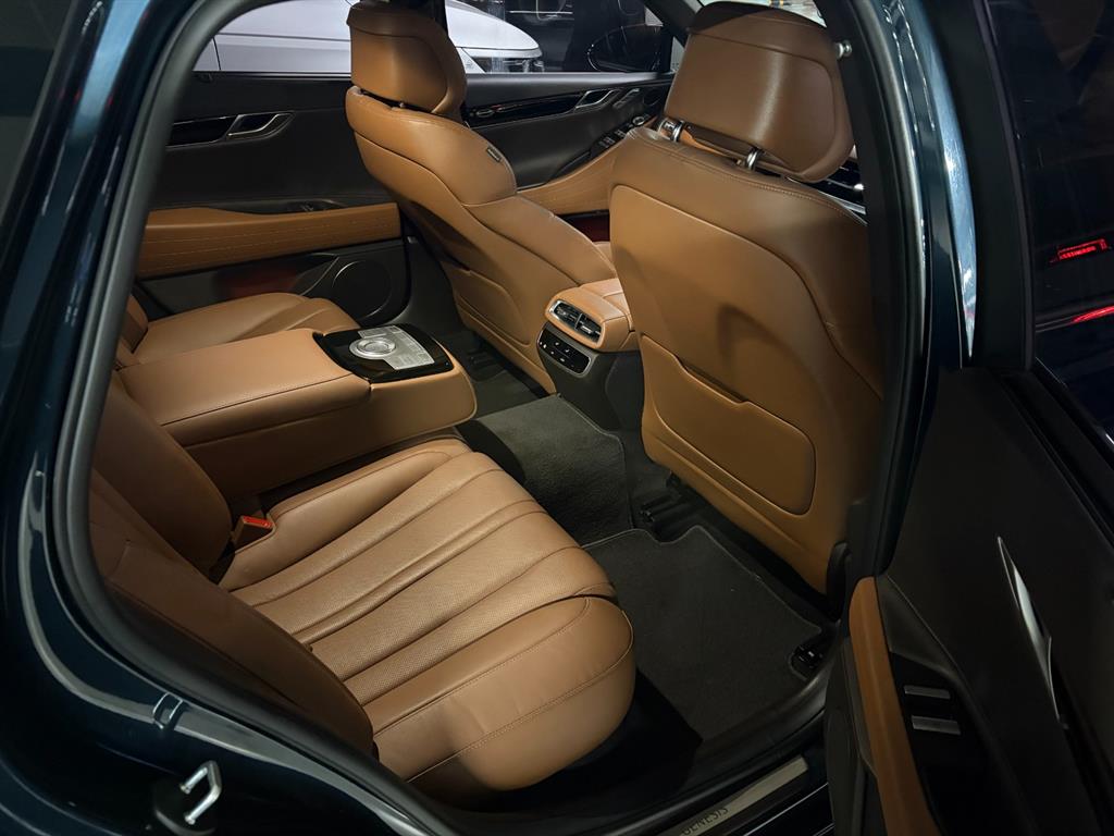 Genesis G80 — photo 16