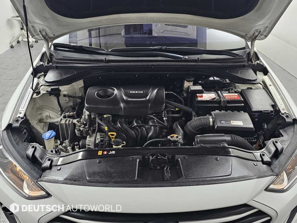Hyundai Avante — photo 06