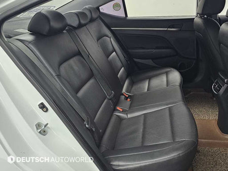 Hyundai Avante — photo 12