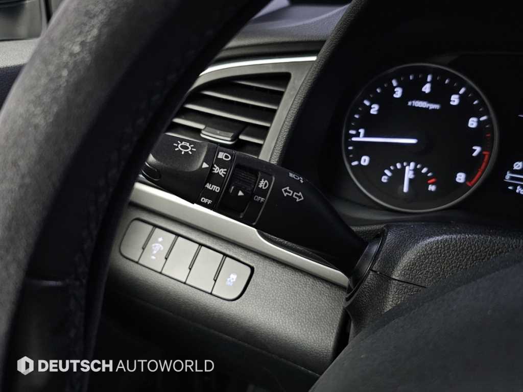 Hyundai Avante — photo 16