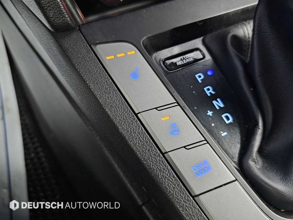 Hyundai Avante — photo 17