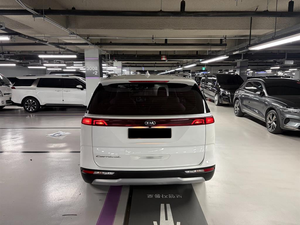 Kia Carnival — photo 03