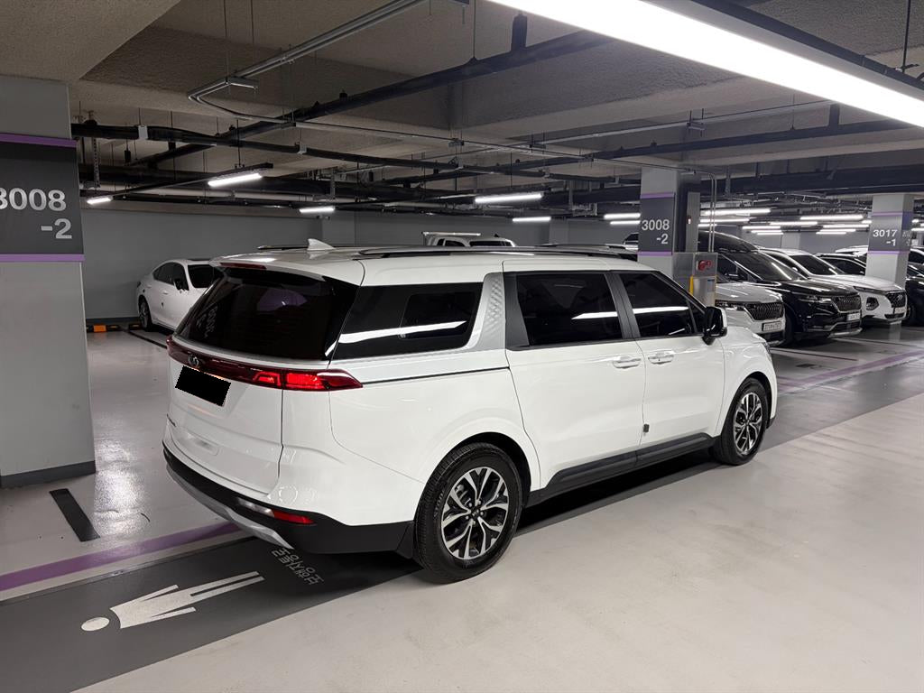 Kia Carnival — photo 04
