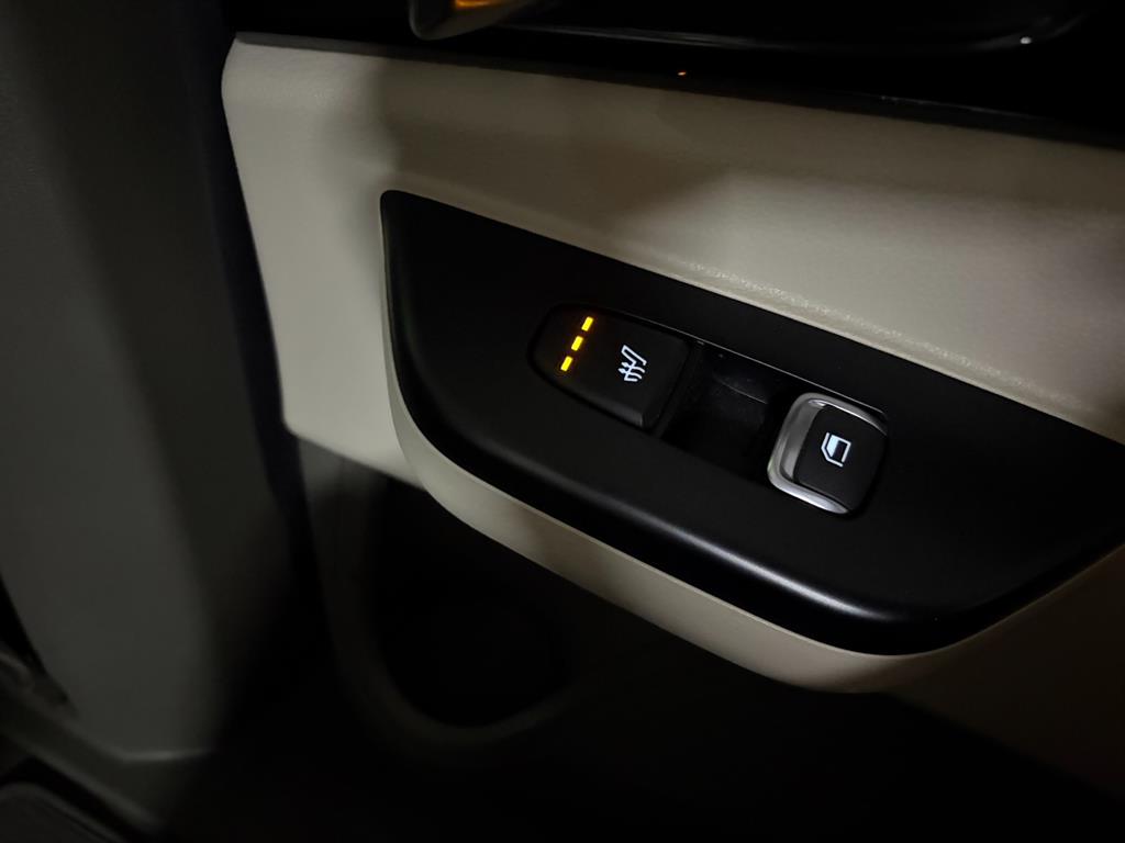 Kia Carnival — photo 16