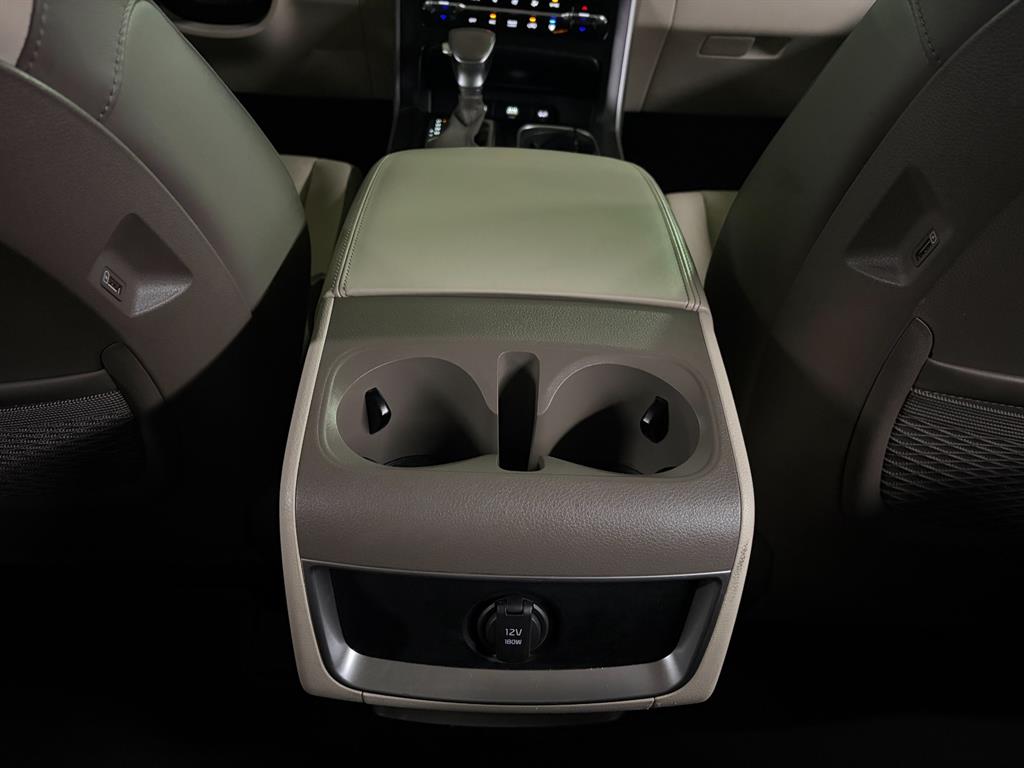 Kia Carnival — photo 17