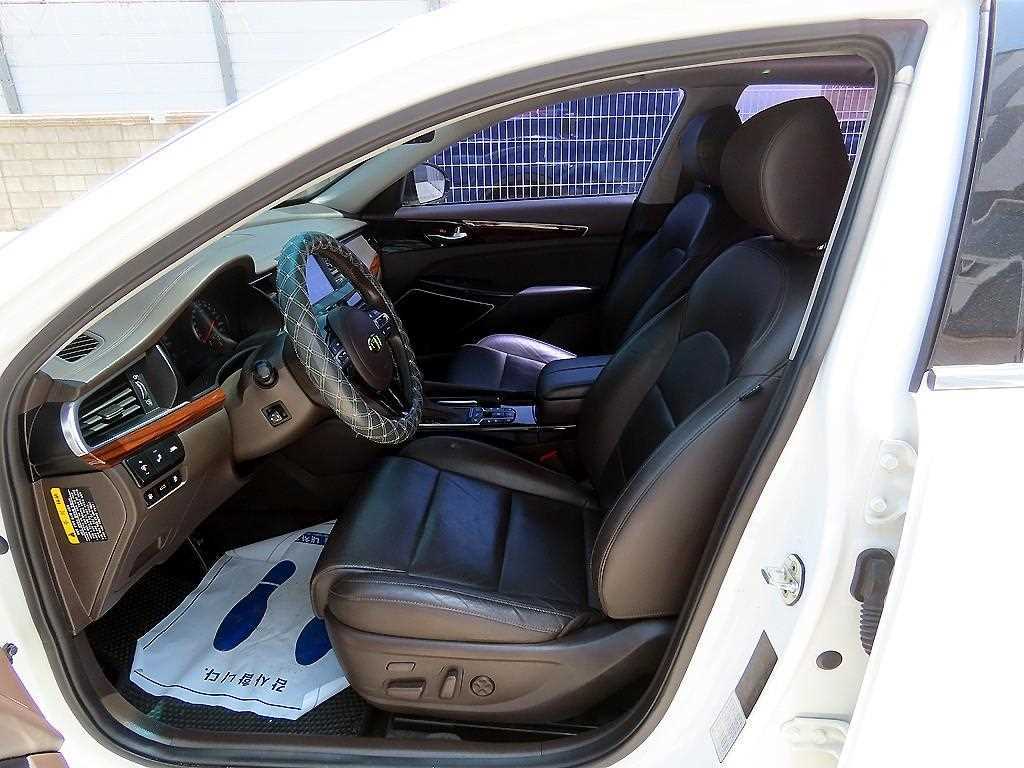 Kia K7 — photo 05