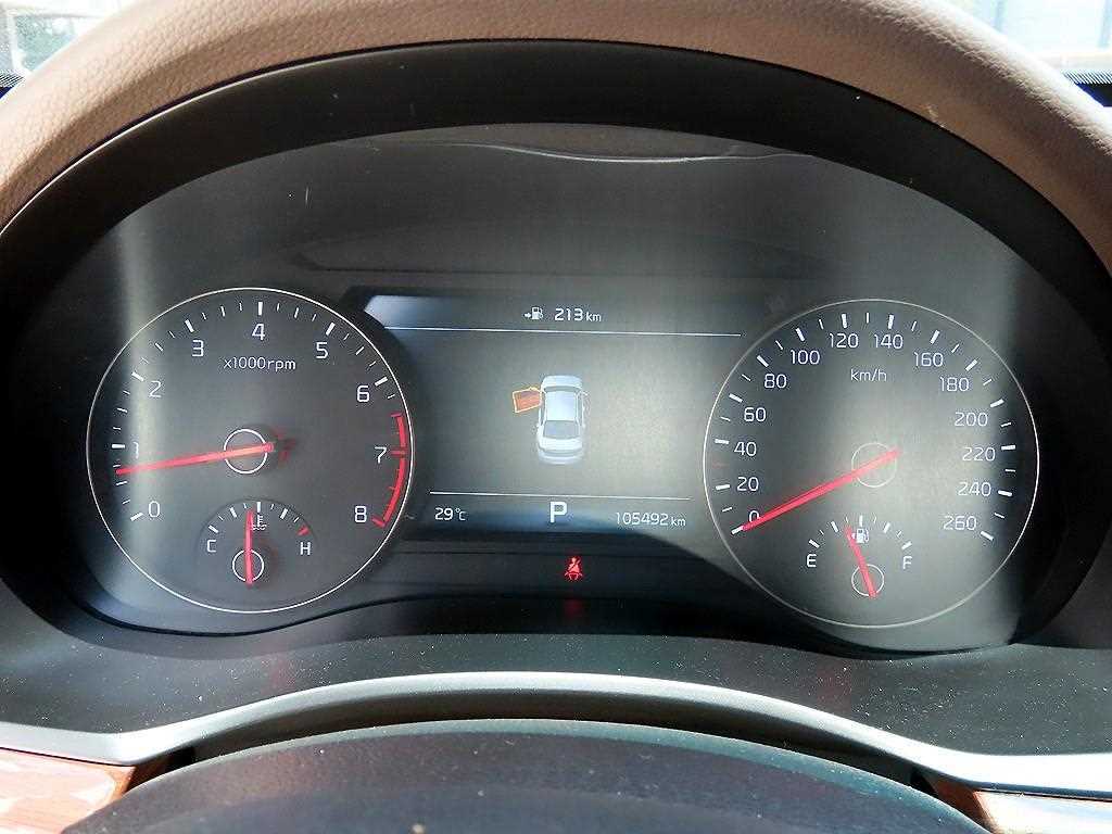 Kia K7 — photo 09