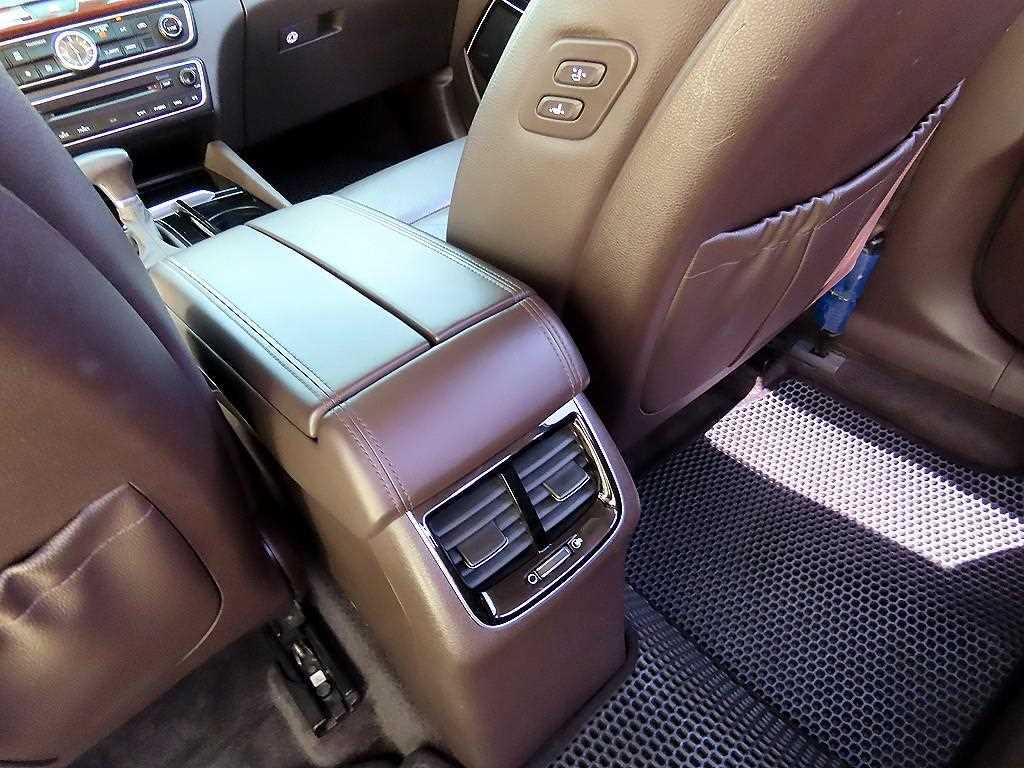 Kia K7 — photo 15