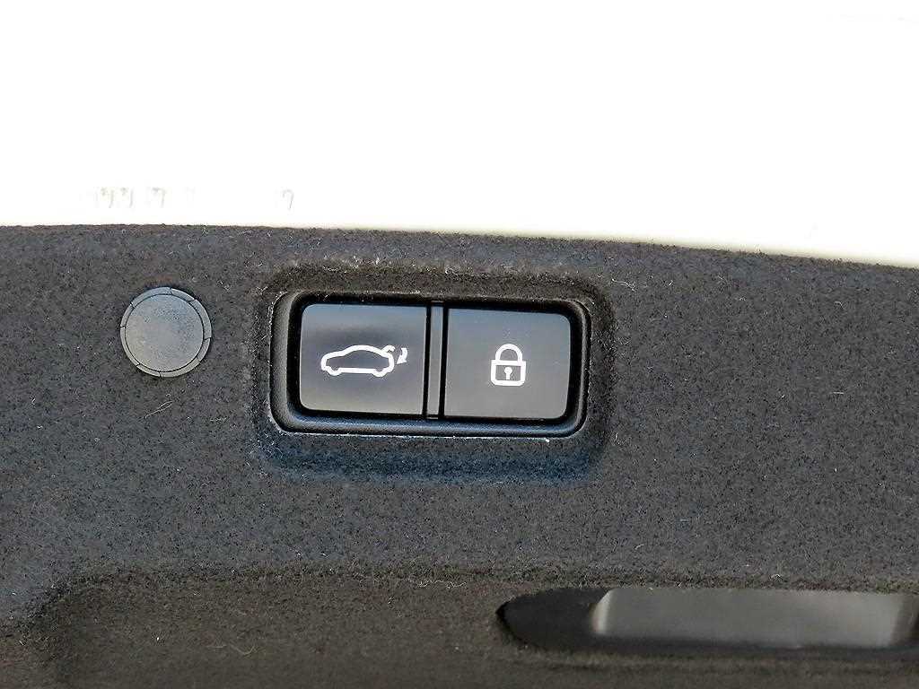 Kia K7 — photo 16