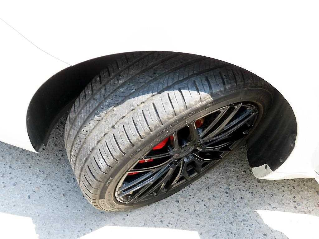 Kia K7 — photo 20
