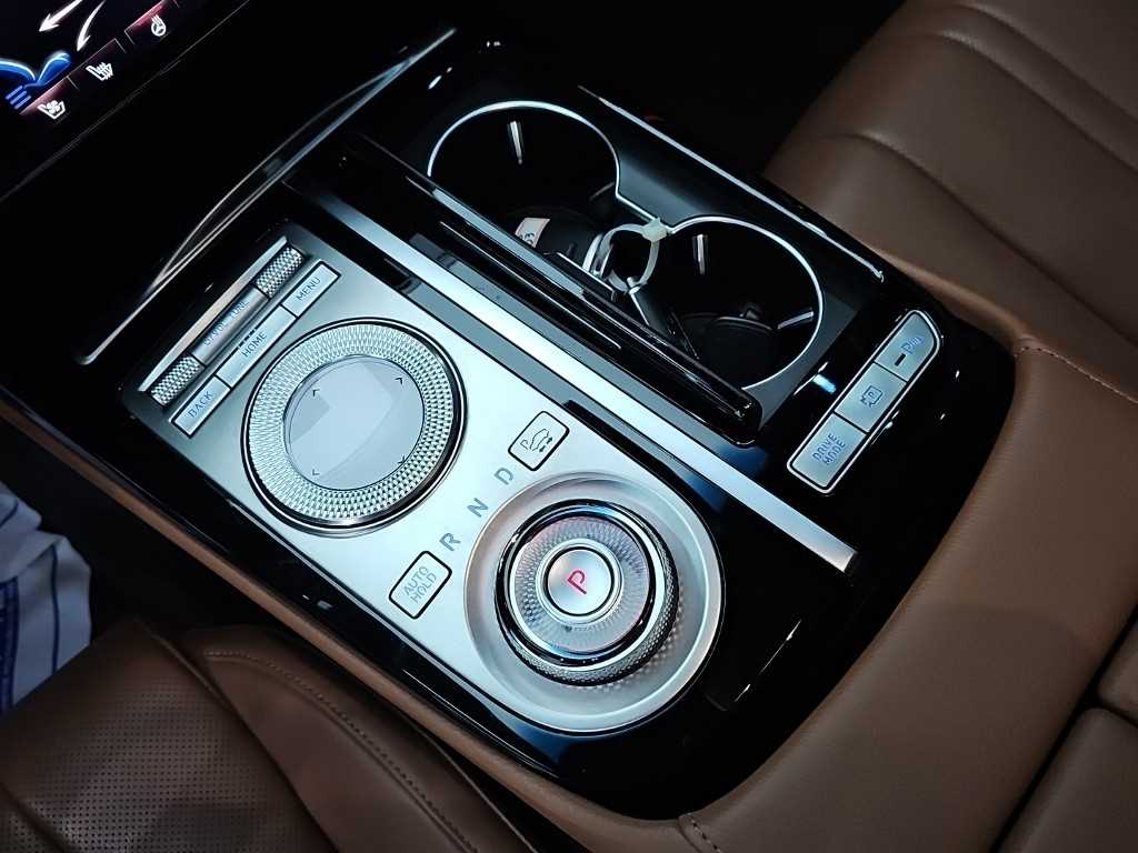 Genesis G80 — photo 08