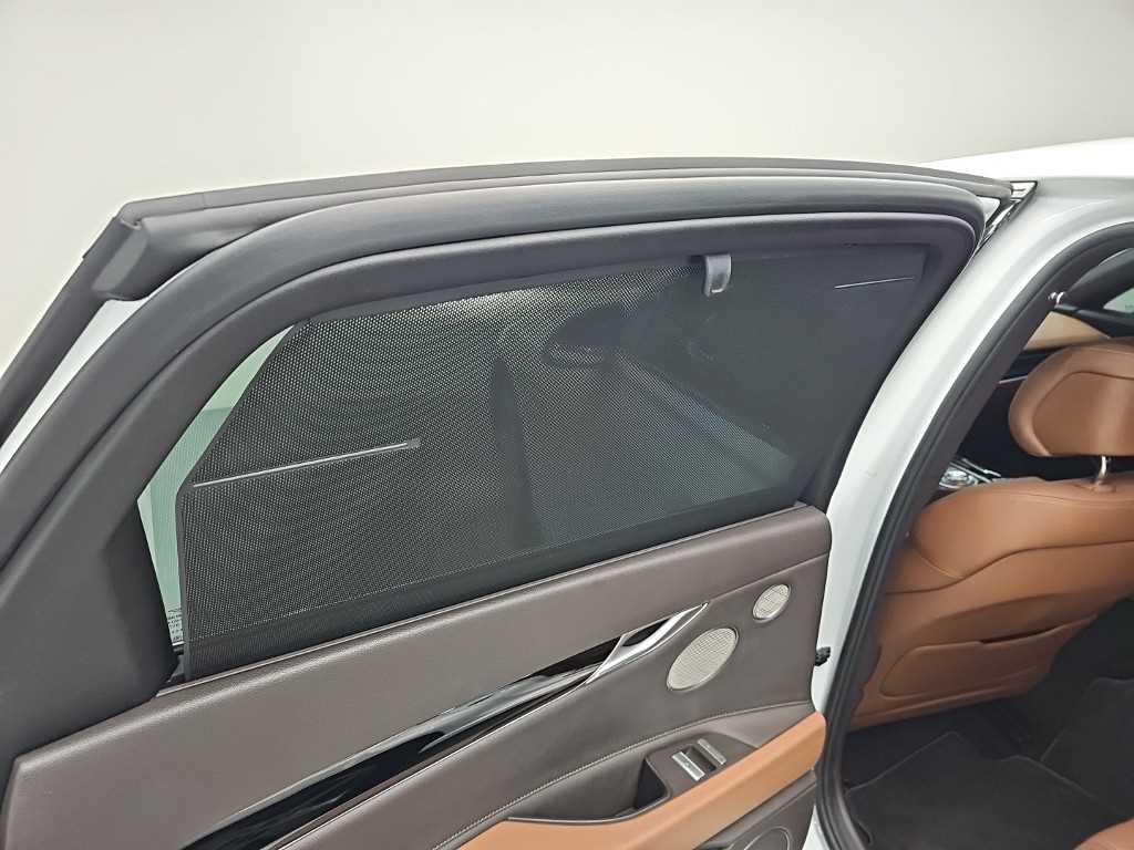 Genesis G80 — photo 13