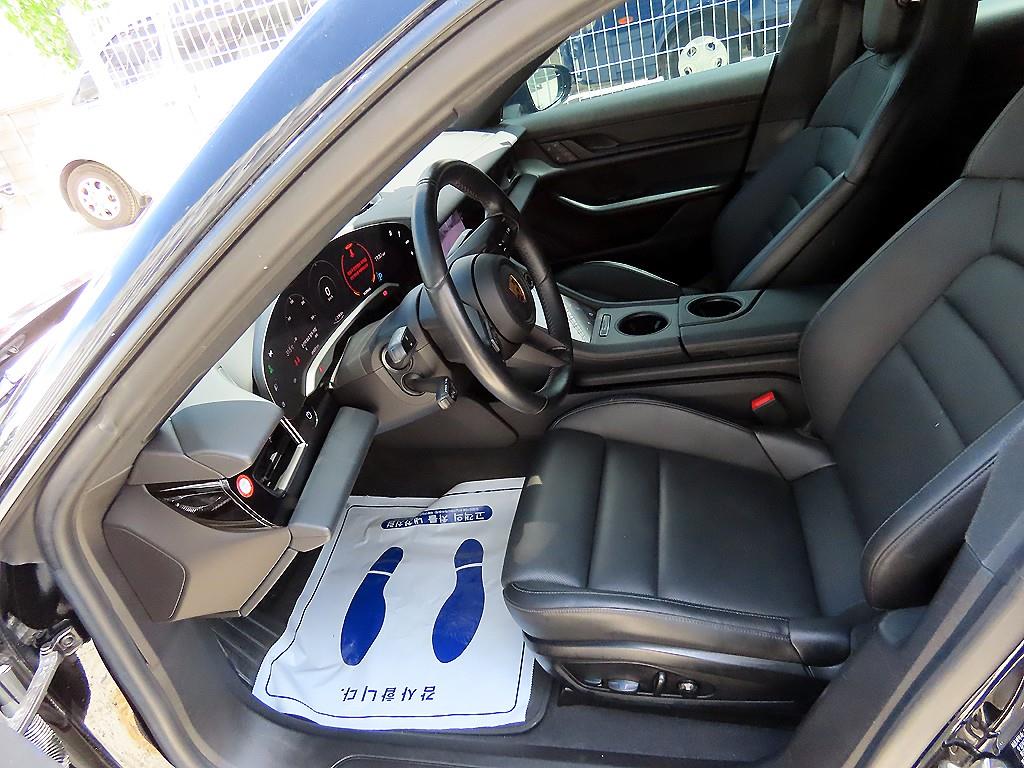 Porsche Taycan — photo 05