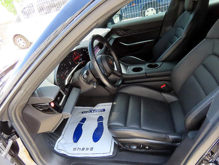 Porsche Taycan — photo 05