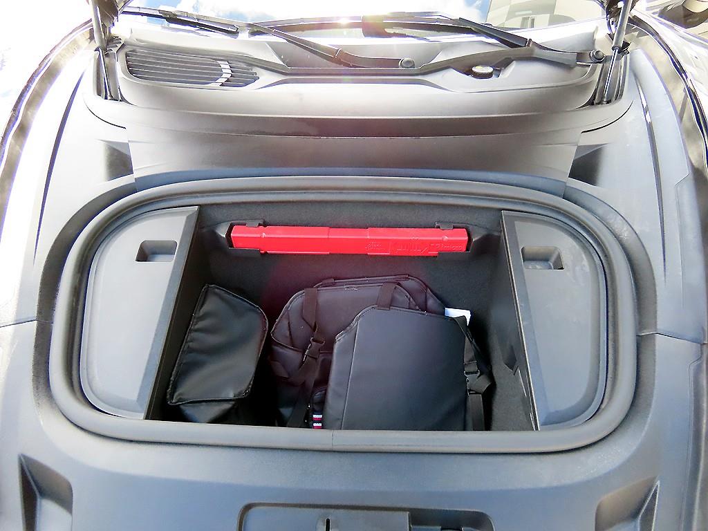 Porsche Taycan — photo 19