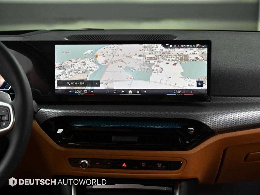 BMW 3-Series — photo 14