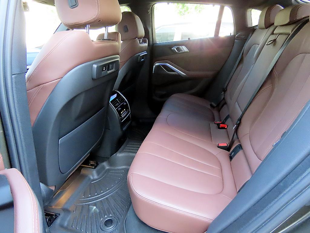 BMW X6 — photo 06